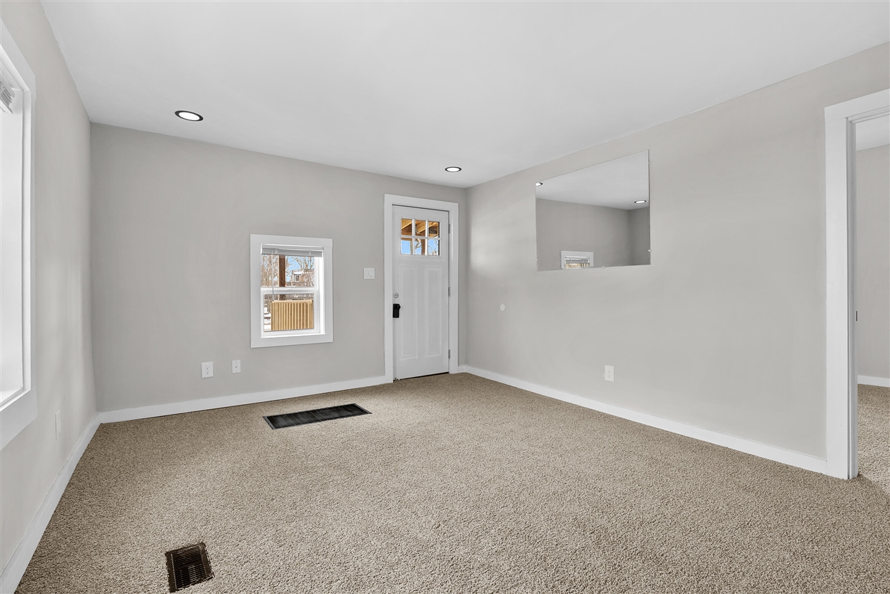 911 Porter Street, Kalamazoo, MI, 49007-3552