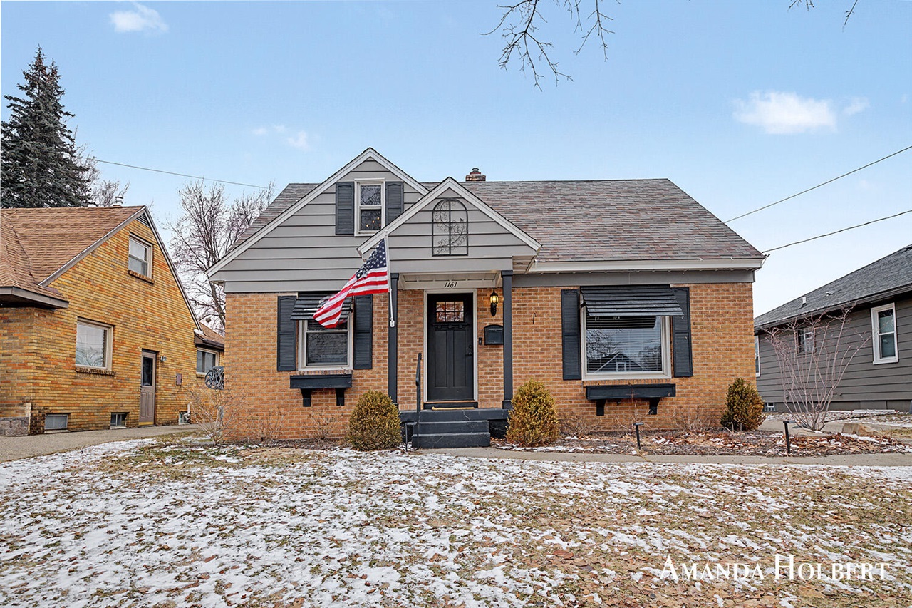 2714 Rochester Road, Royal Oak, MI, 48073 3639