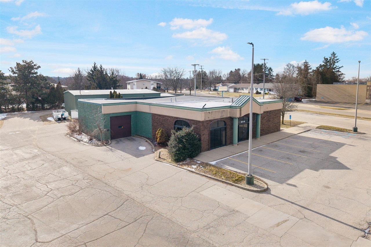 4214 Plainfield Avenue, Grand Rapids, MI, 49525-1647