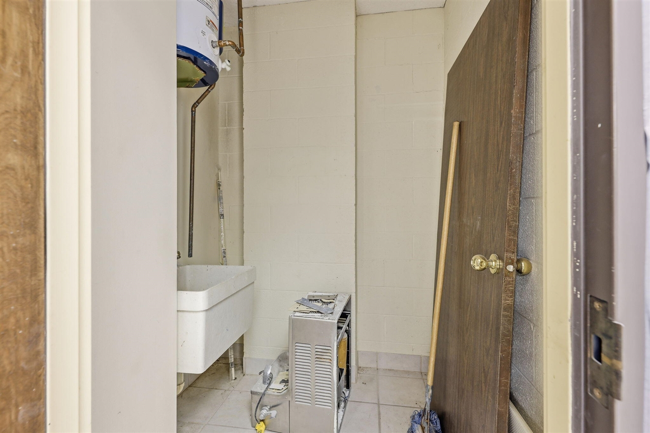 4214 Plainfield Avenue, Grand Rapids, MI, 49525-1647