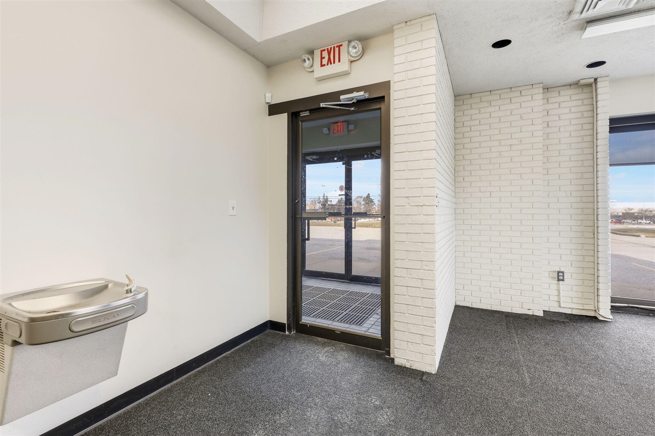 4214 Plainfield Avenue, Grand Rapids, MI, 49525-1647