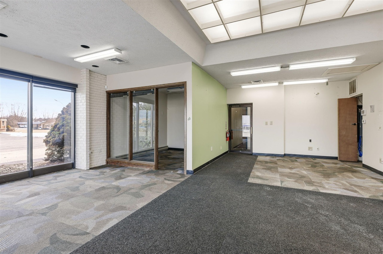 4214 Plainfield Avenue, Grand Rapids, MI, 49525-1647