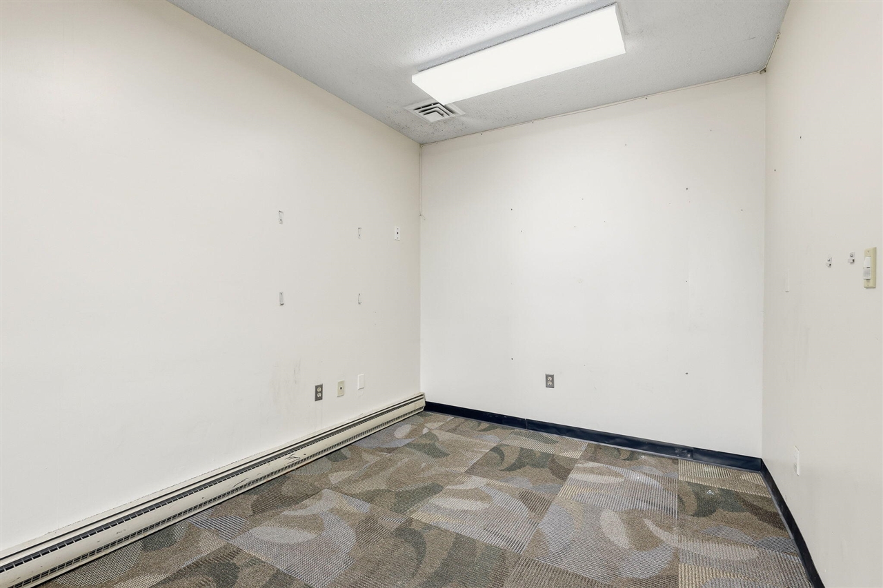 4214 Plainfield Avenue, Grand Rapids, MI, 49525-1647