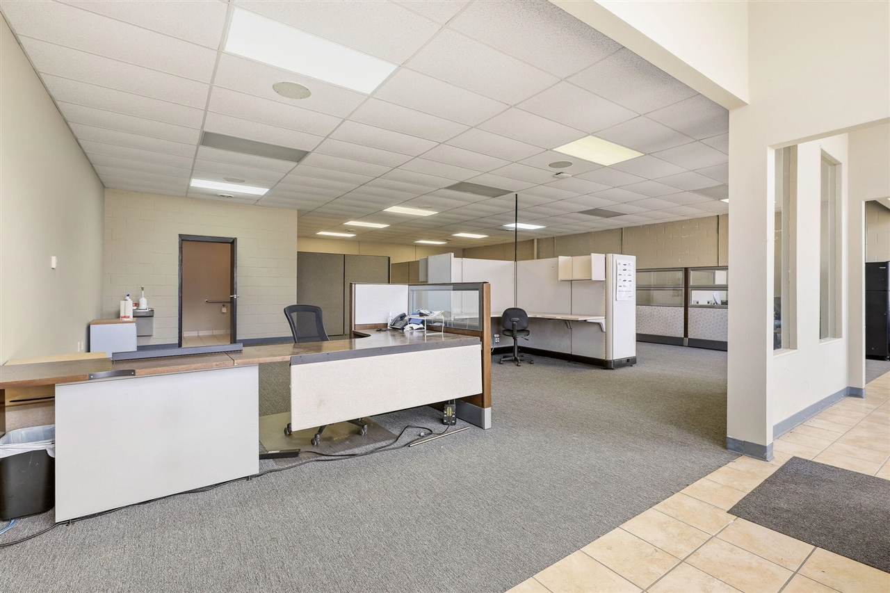 4214 Plainfield Avenue, Grand Rapids, MI, 49525-1647