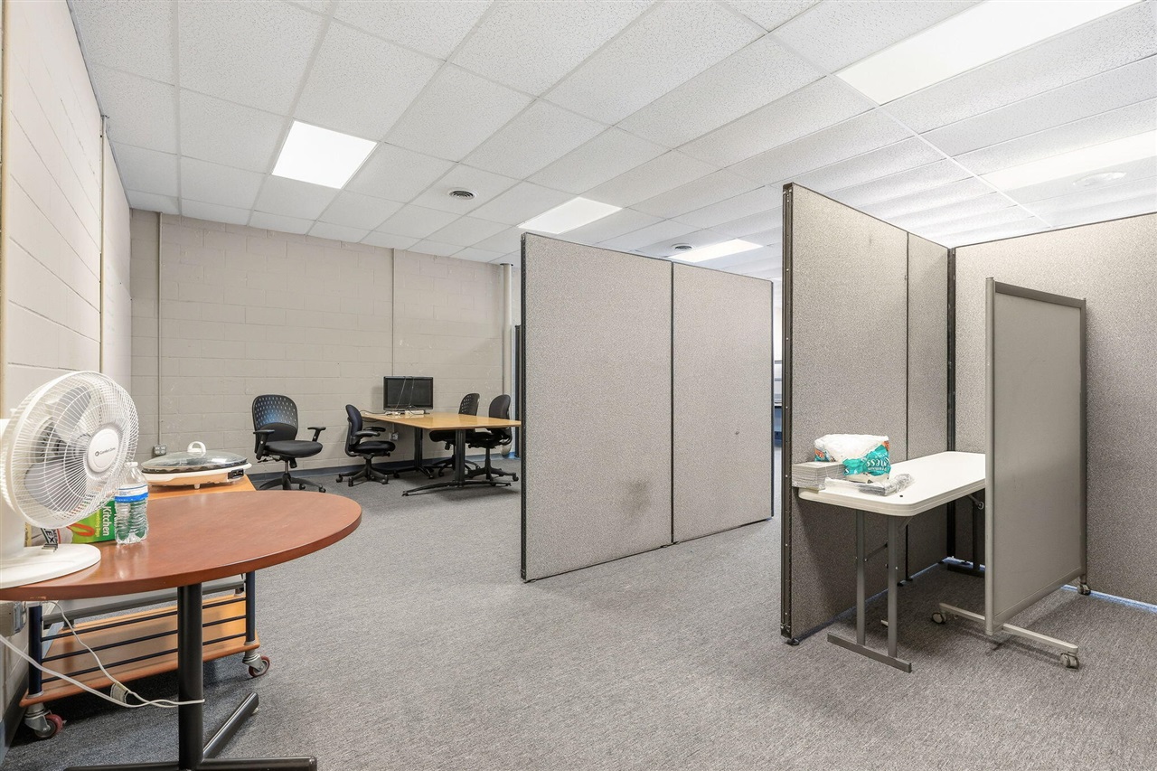 4214 Plainfield Avenue, Grand Rapids, MI, 49525-1647