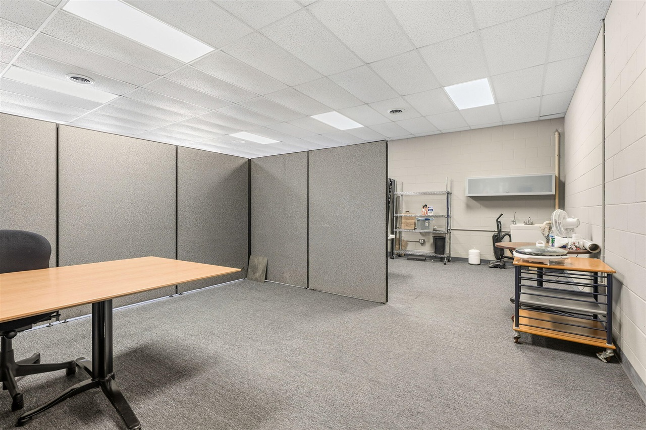 4214 Plainfield Avenue, Grand Rapids, MI, 49525-1647