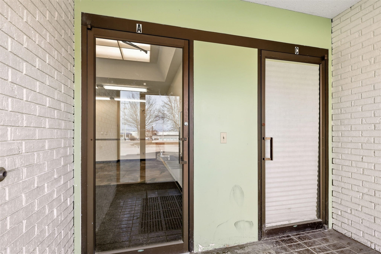 4214 Plainfield Avenue, Grand Rapids, MI, 49525-1647