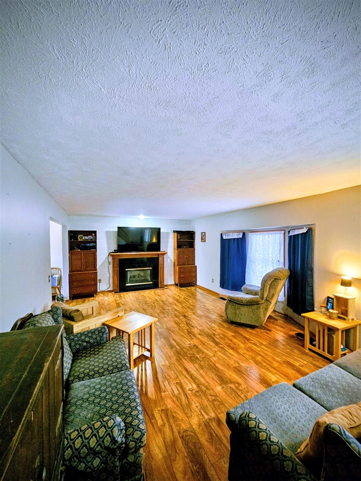 1009 Barton Street, Otsego, MI, 49078-1576