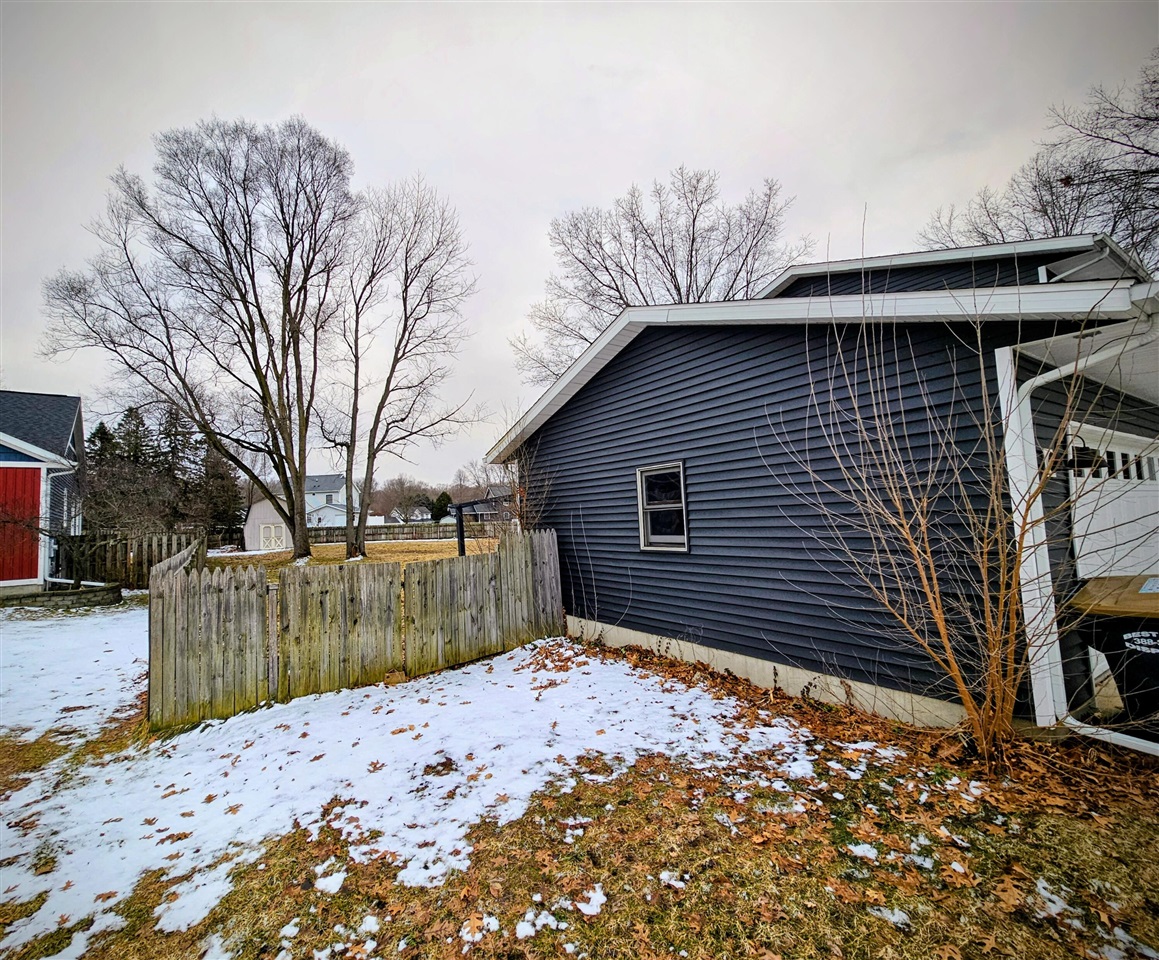 1009 Barton Street, Otsego, MI, 49078-1576