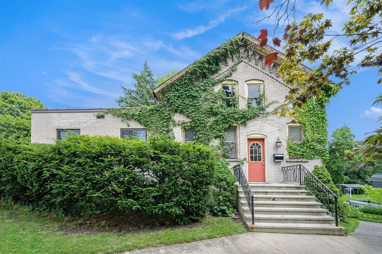801 Portage Avenue photo 2
