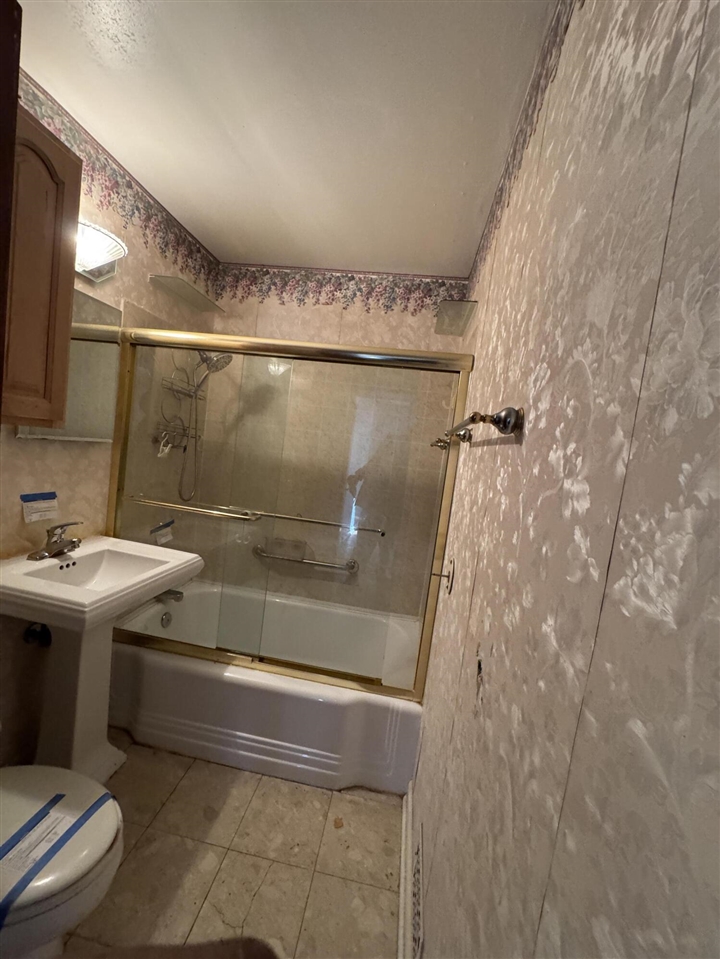 2029 Winans Avenue, Flint, MI, 48503-4204