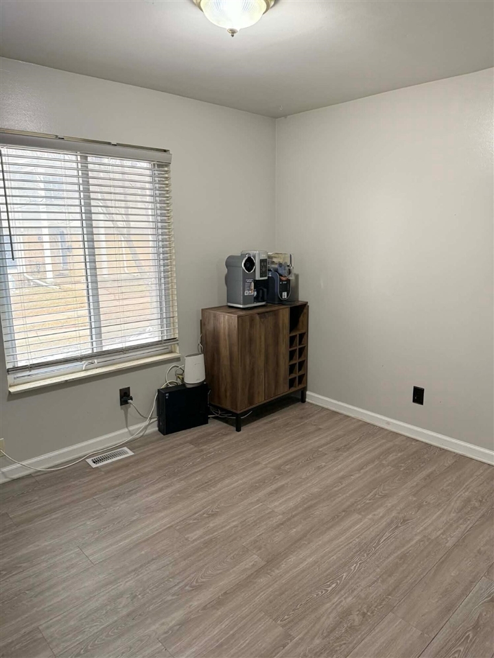 32602 Barclay Square, Warren, MI, 48093-6103