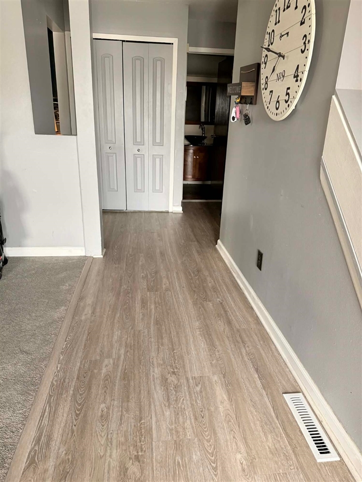 32602 Barclay Square, Warren, MI, 48093-6103