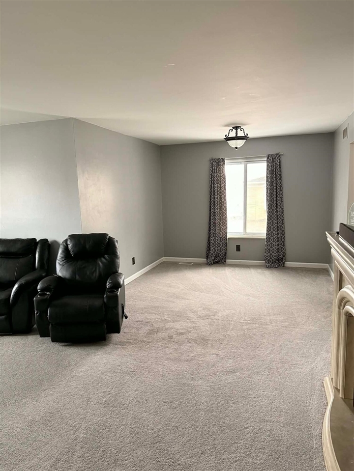 32602 Barclay Square, Warren, MI, 48093-6103