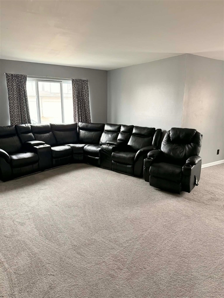 32602 Barclay Square, Warren, MI, 48093-6103