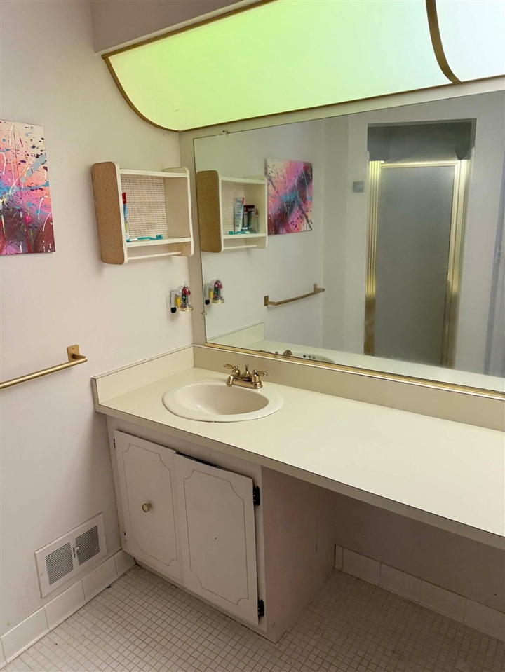 32602 Barclay Square, Warren, MI, 48093-6103