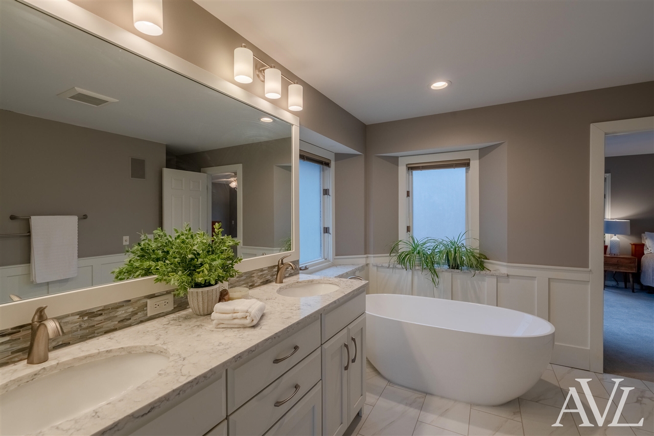 6250 Cannon Highlands Drive, Belmont, MI, 49306-9678