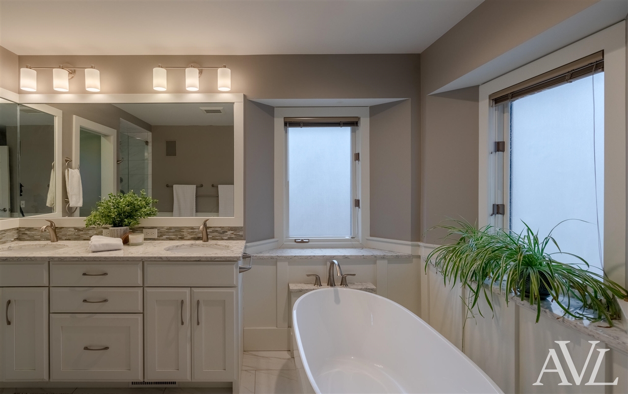 6250 Cannon Highlands Drive, Belmont, MI, 49306-9678