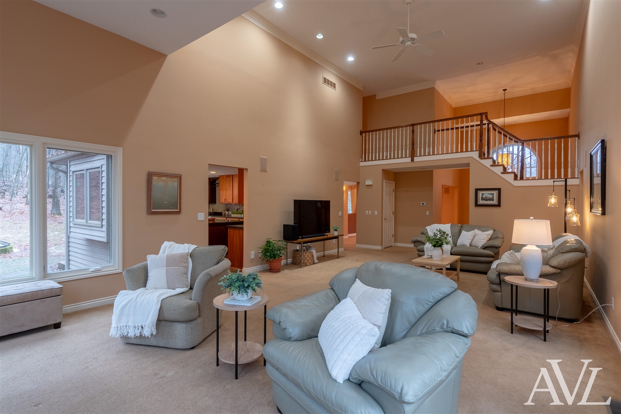 6250 Cannon Highlands Drive, Belmont, MI, 49306-9678