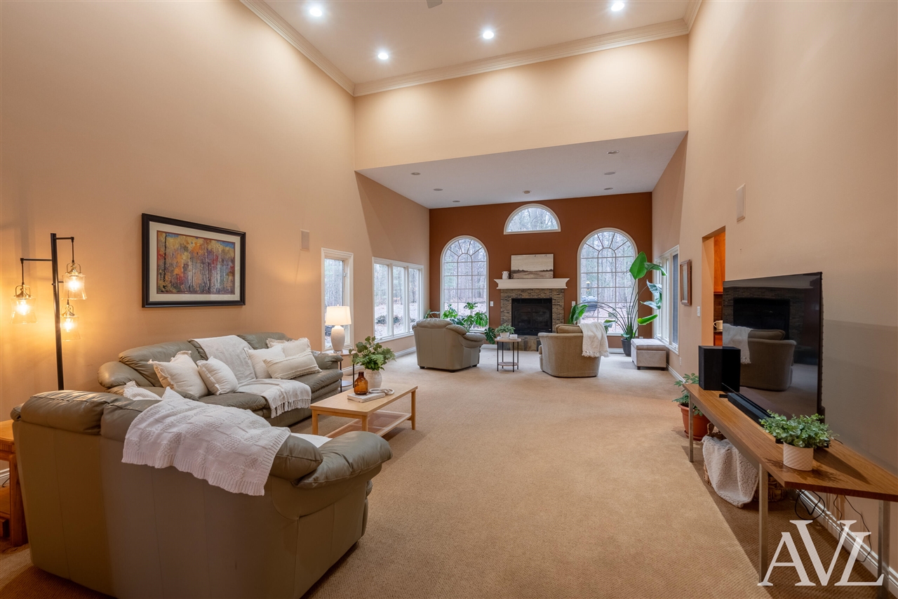 6250 Cannon Highlands Drive, Belmont, MI, 49306-9678