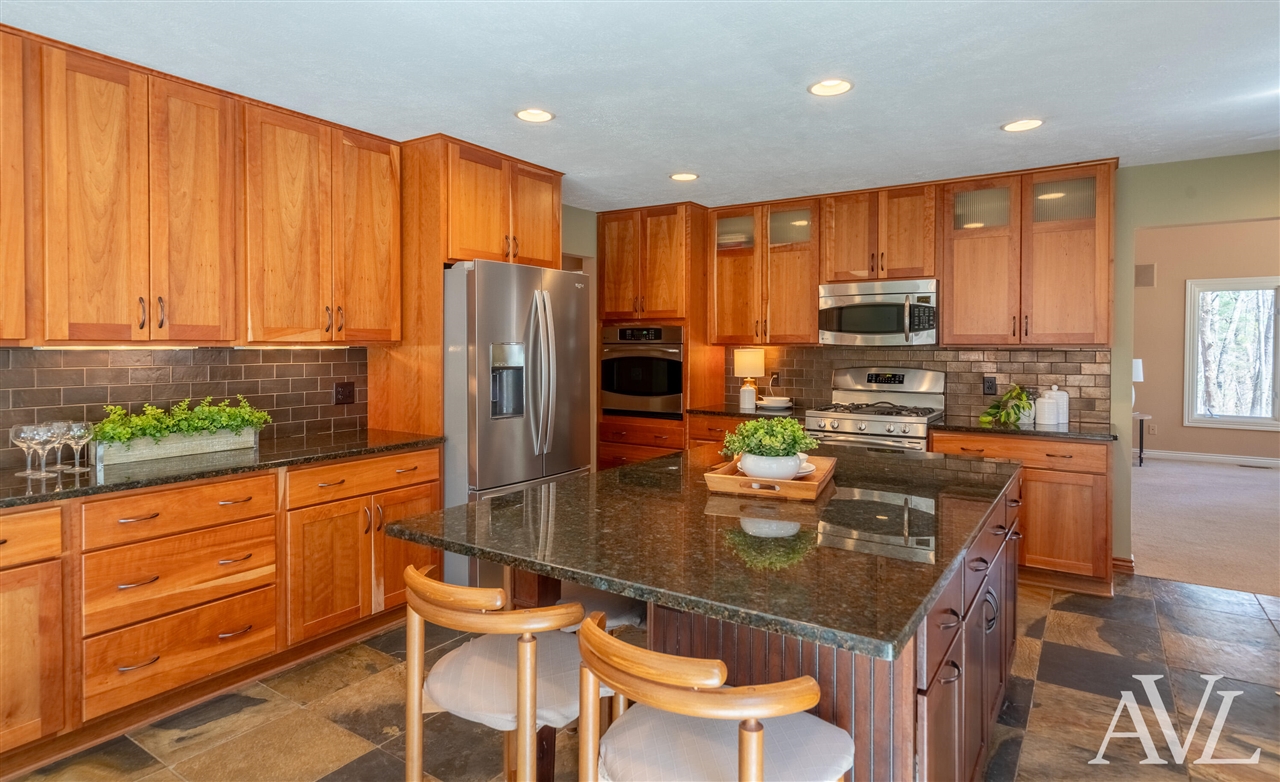 6250 Cannon Highlands Drive, Belmont, MI, 49306-9678