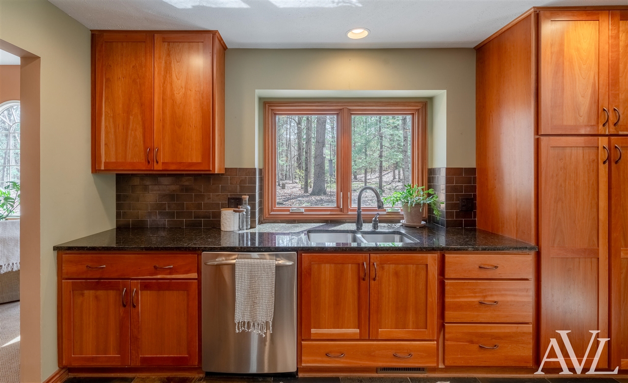 6250 Cannon Highlands Drive, Belmont, MI, 49306-9678