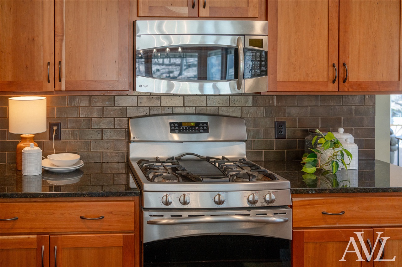 6250 Cannon Highlands Drive, Belmont, MI, 49306-9678