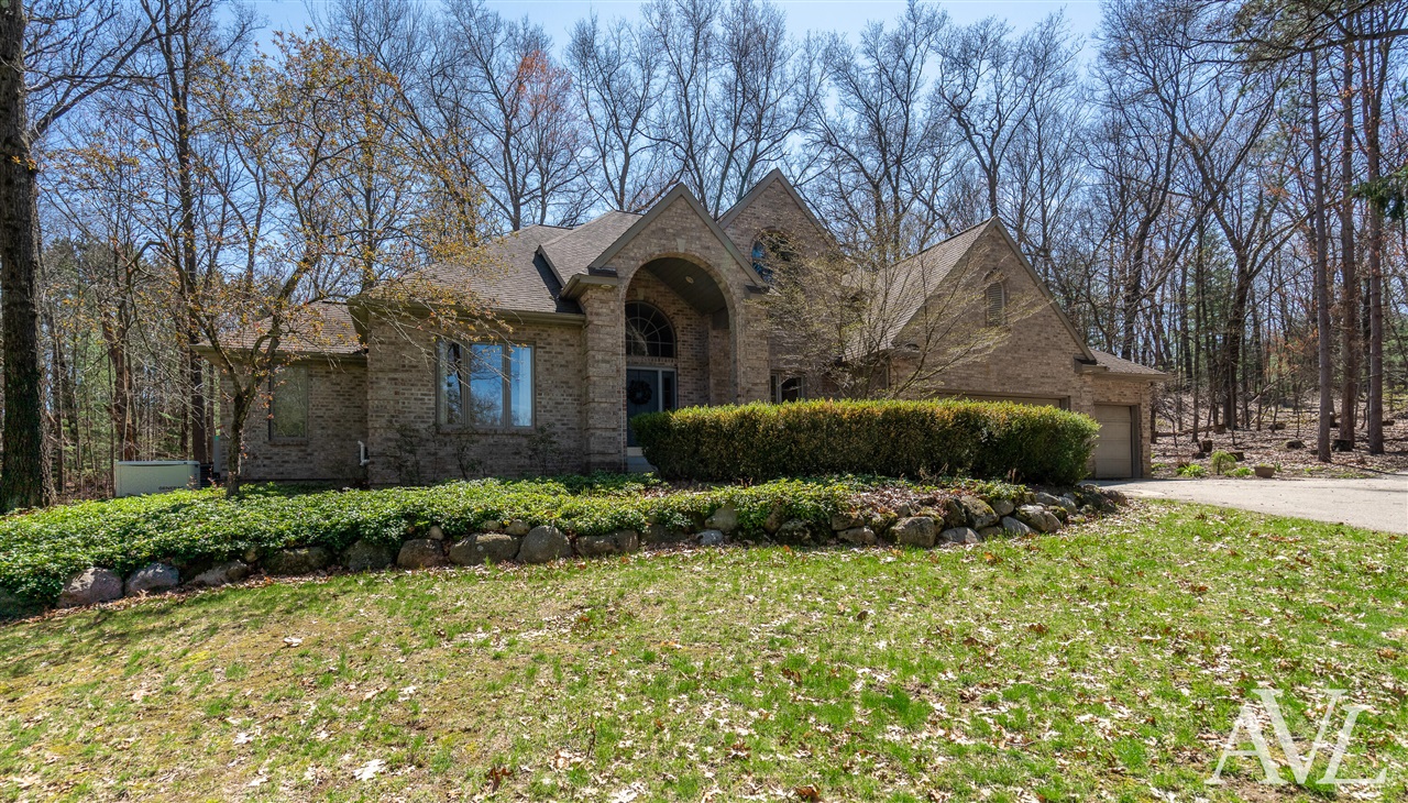 6250 Cannon Highlands Drive, Belmont, MI, 49306-9678