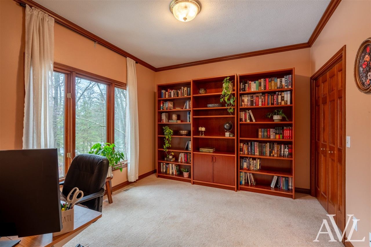 6250 Cannon Highlands Drive, Belmont, MI, 49306-9678