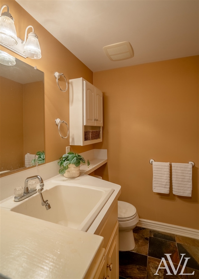 6250 Cannon Highlands Drive, Belmont, MI, 49306-9678