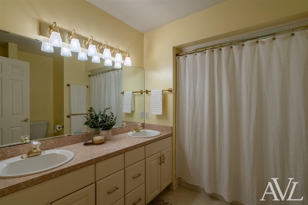 6250 Cannon Highlands Drive, Belmont, MI, 49306-9678