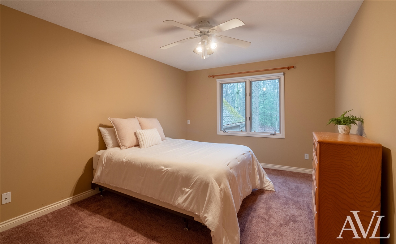 6250 Cannon Highlands Drive, Belmont, MI, 49306-9678