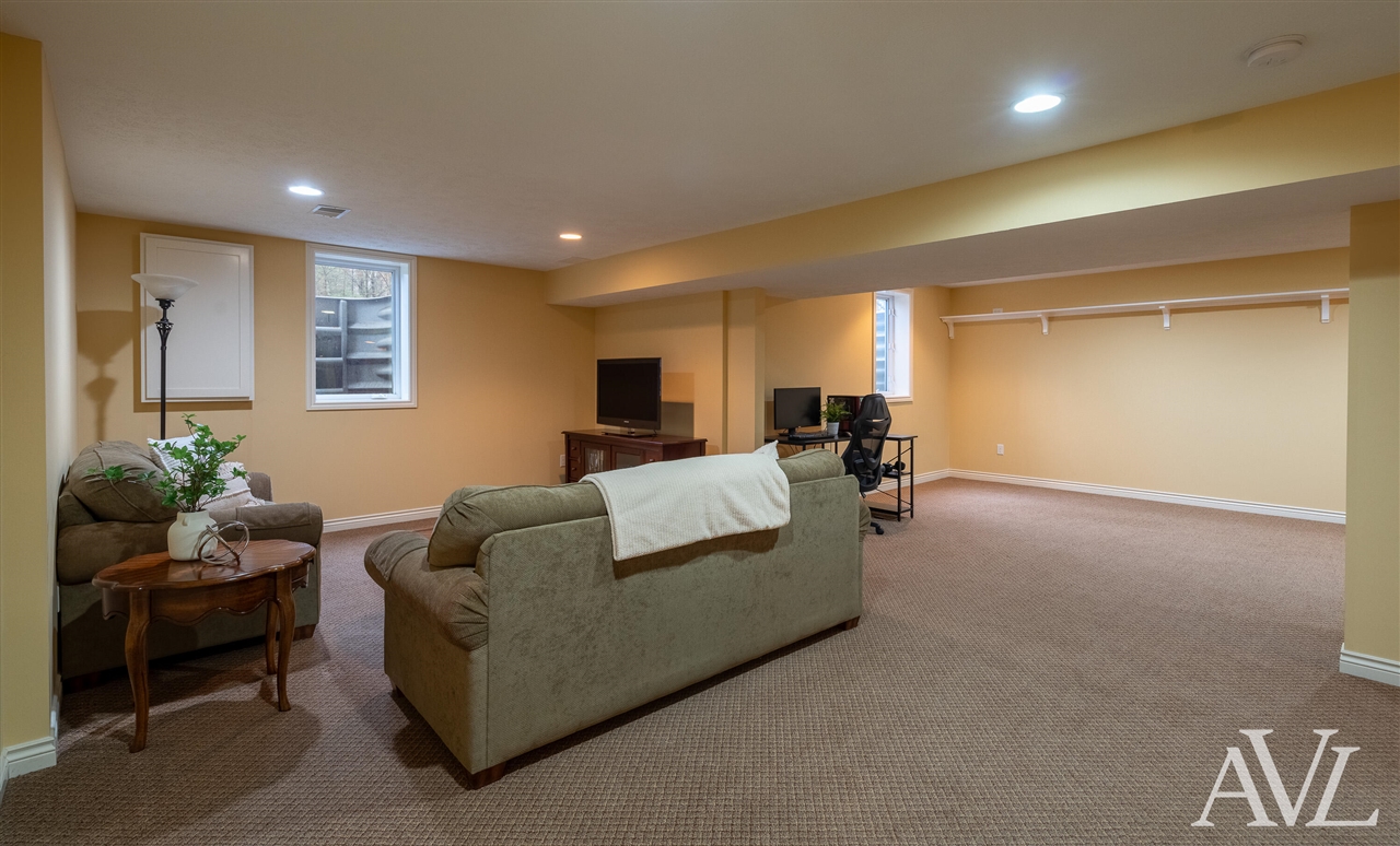 6250 Cannon Highlands Drive, Belmont, MI, 49306-9678