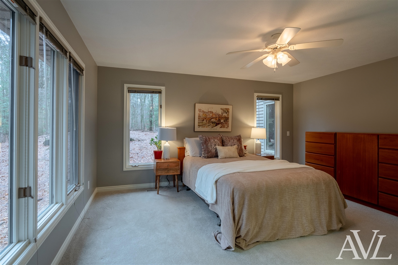 6250 Cannon Highlands Drive, Belmont, MI, 49306-9678