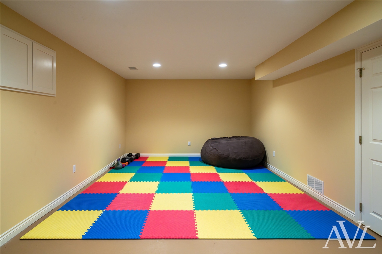 6250 Cannon Highlands Drive, Belmont, MI, 49306-9678