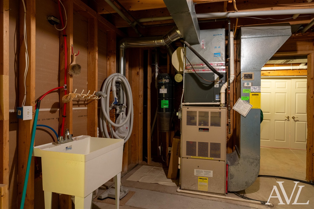 6250 Cannon Highlands Drive, Belmont, MI, 49306-9678