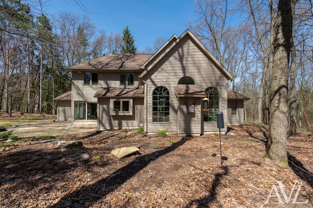 6250 Cannon Highlands Drive, Belmont, MI, 49306-9678