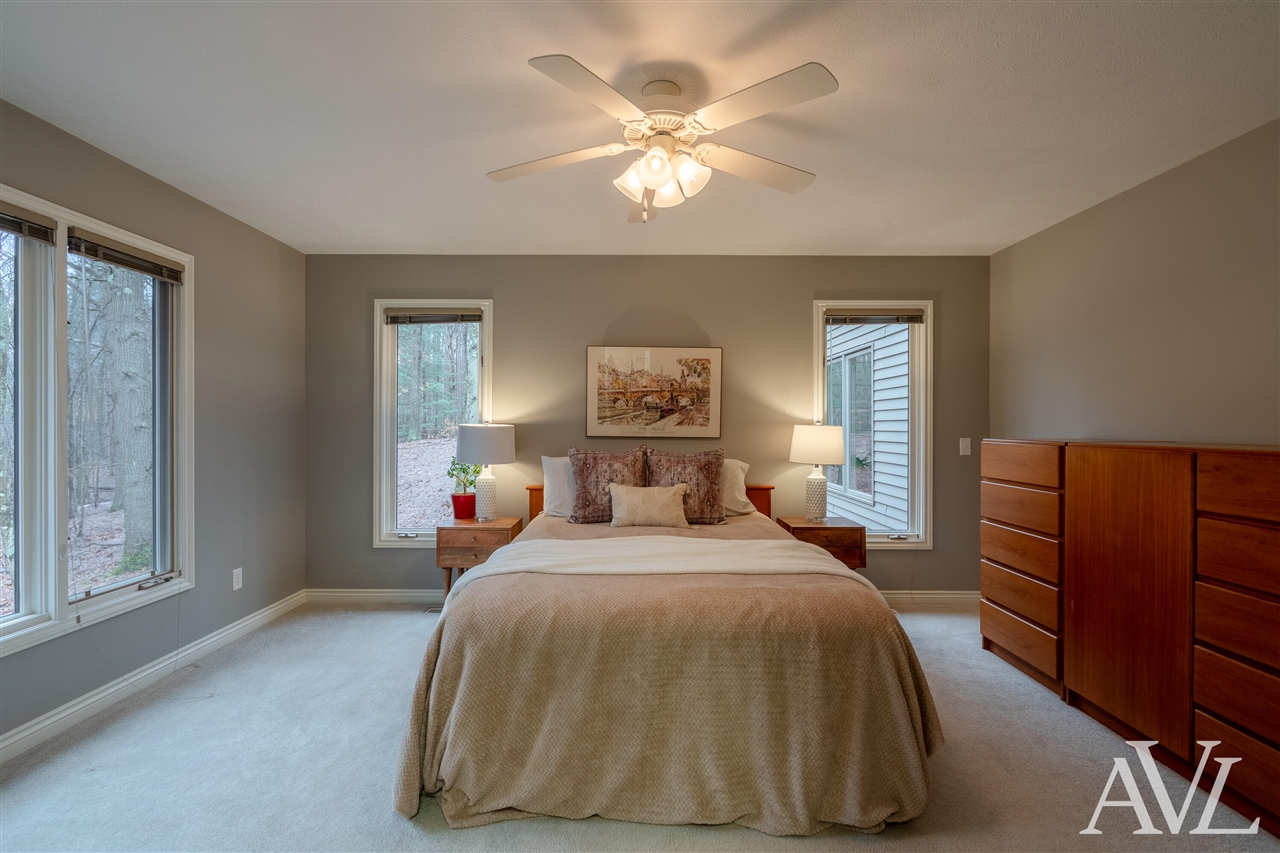 6250 Cannon Highlands Drive, Belmont, MI, 49306-9678