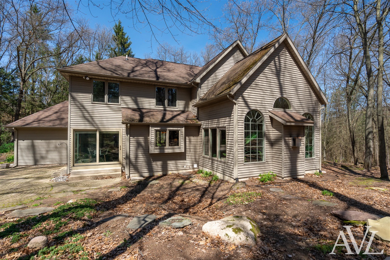 6250 Cannon Highlands Drive, Belmont, MI, 49306-9678