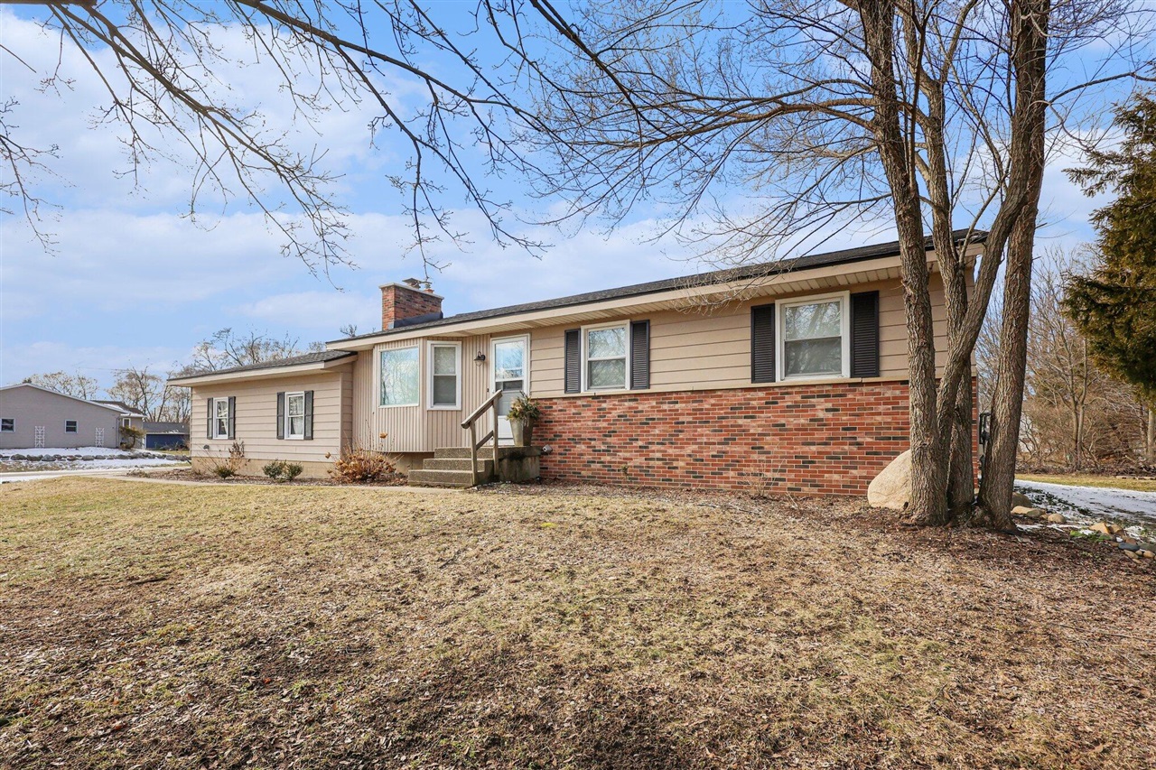 Homes for sale in Jenison, MI | 625 Summerset Dr, Jenison, MI 49428 | MLS# 70516679