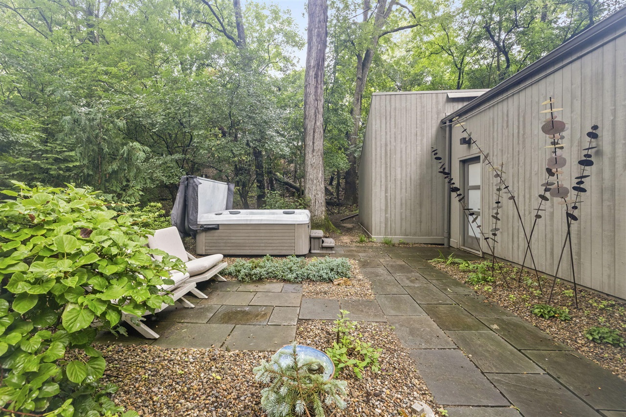 4152 Hillside Trail, New Buffalo, MI, 49117-9183