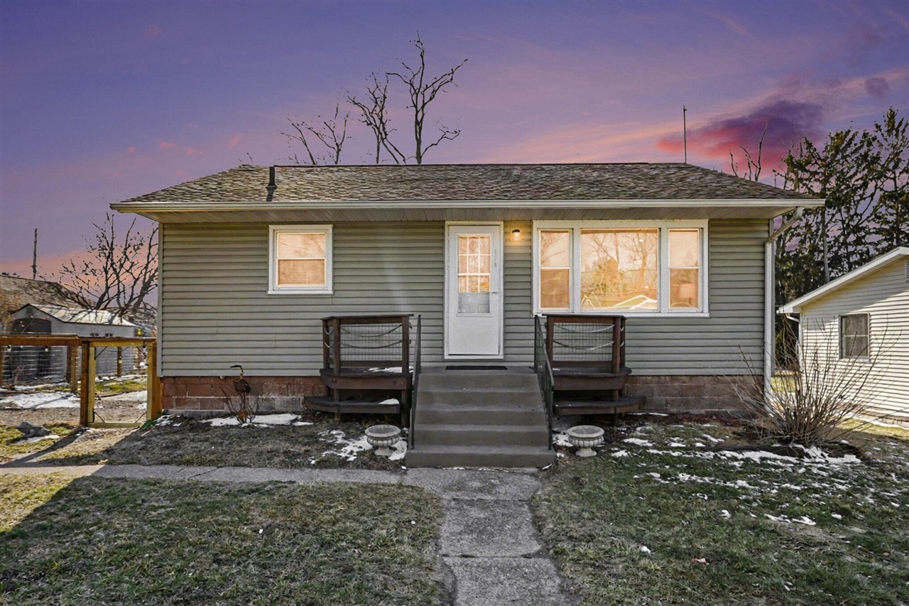 3728 Lake Street, Bridgman, MI, 49106-9735