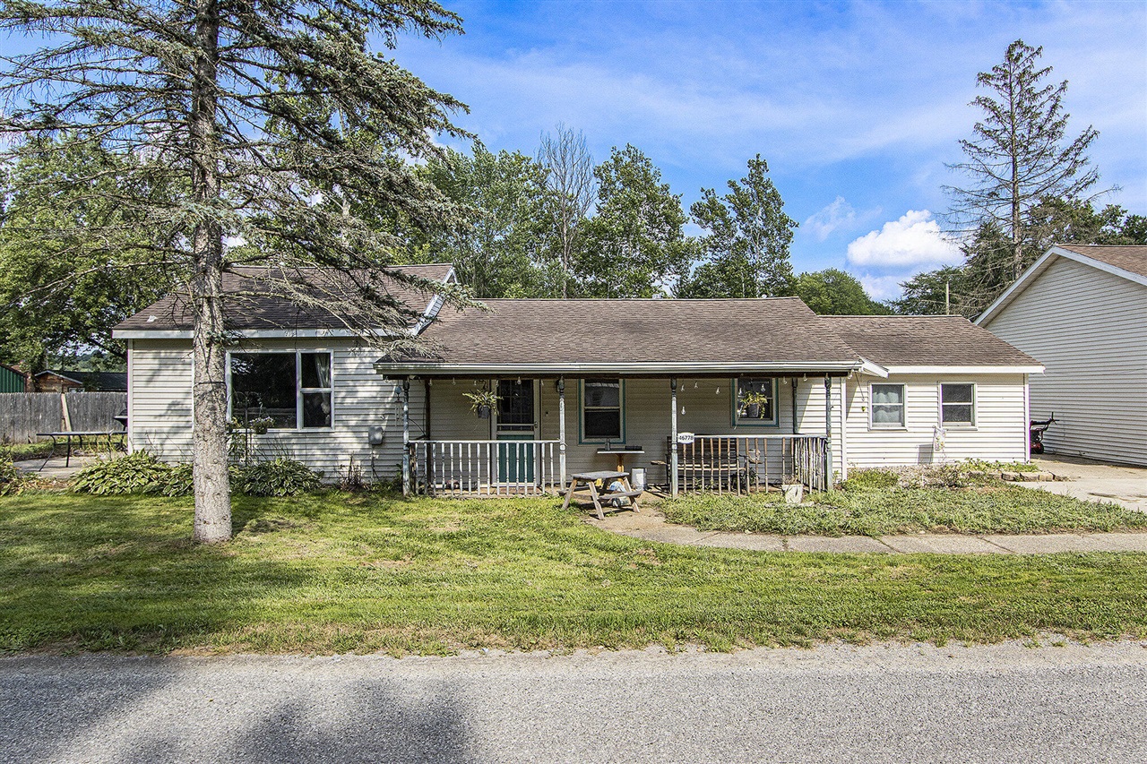 Homes for sale in Bangor, MI | 46778 Sycamore Dr, Bangor, MI 49013 | MLS# 70516694