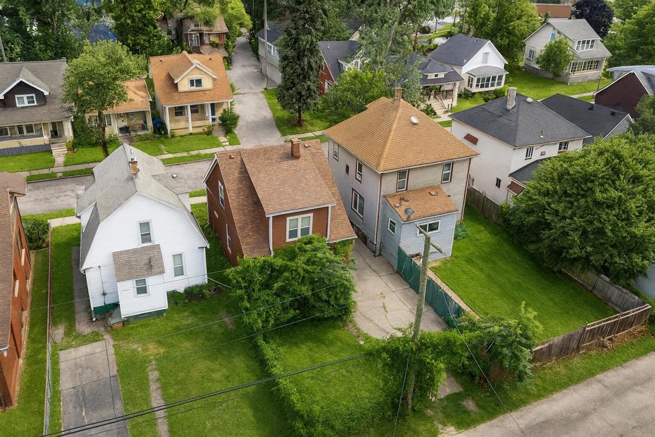 Homes for sale in Ecorse, MI | 37 W Woodward Ave, Ecorse, MI 48229 | MLS# 70516715