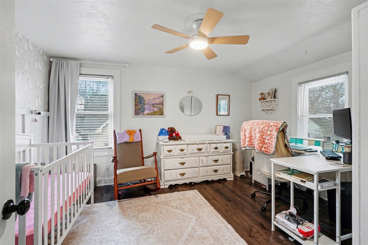 2720 W Main Street, Kalamazoo, MI, 49006-2952