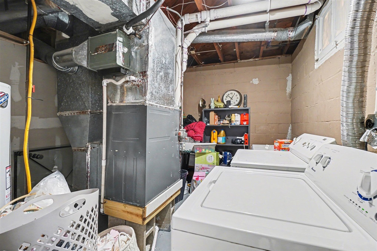 2720 W Main Street, Kalamazoo, MI, 49006-2952