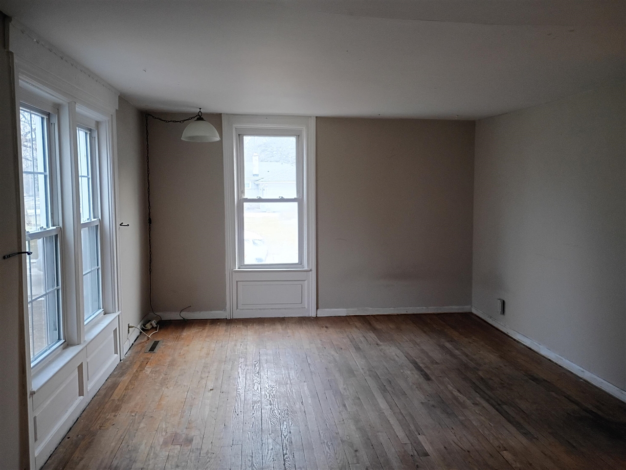 Homes for sale in Livonia, MI | 20411 Angling St, Livonia, MI 48152 | MLS# 70516785