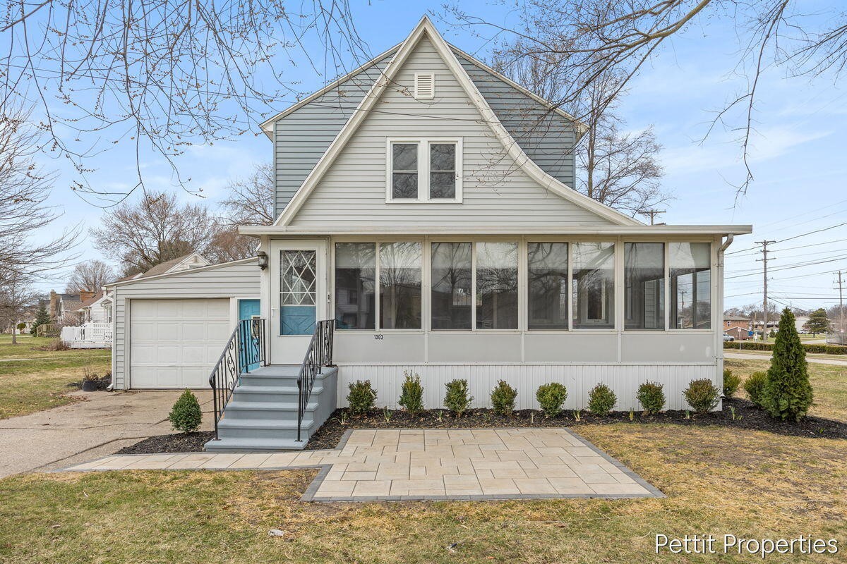 767 Navahoe Street, Detroit, MI, 48215 2940