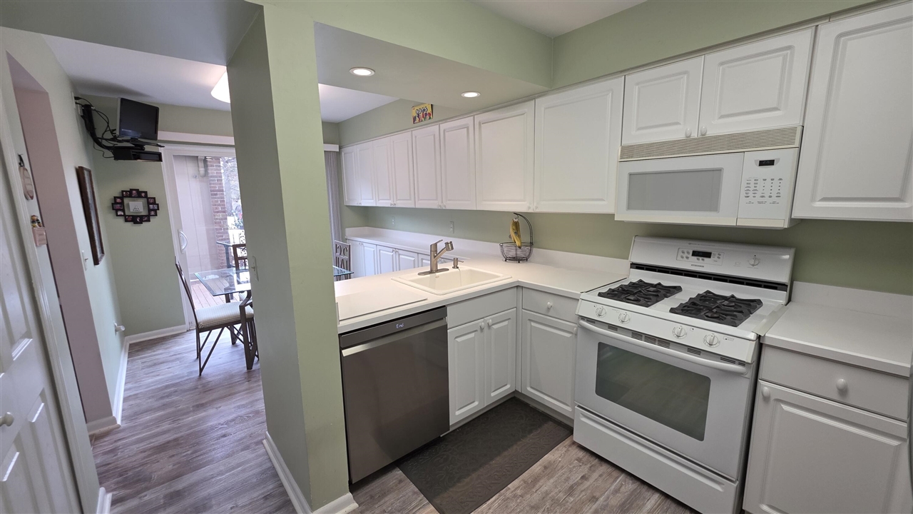 5256 Wright Way, West Bloomfield, MI, 48322-2115