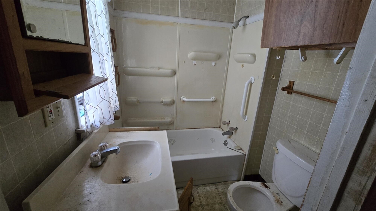 759 Emerald Street, Muskegon, MI, 49442-3282